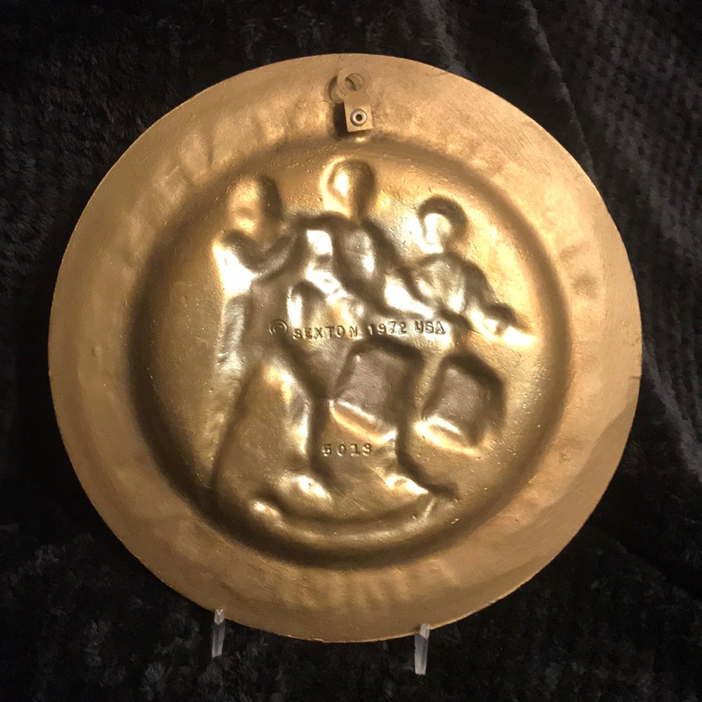 Sexton Gold plates-set of 2 - Picture 6 of 8